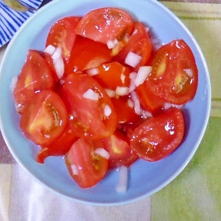 トマトと玉ねぎのマリネ